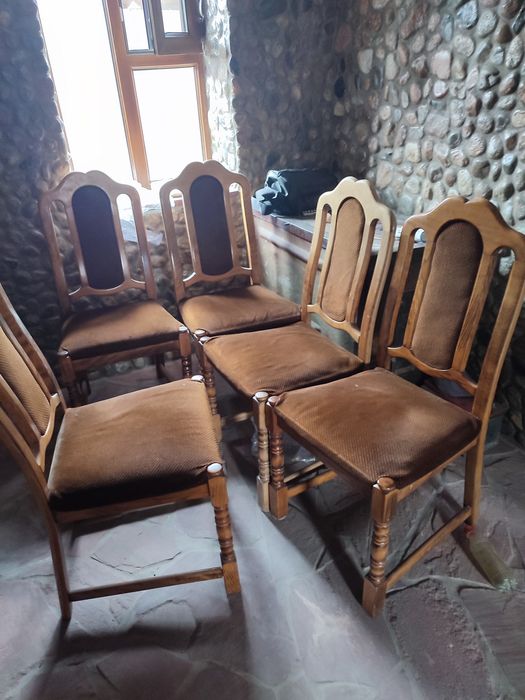Продам стулья из дуба 5 шт