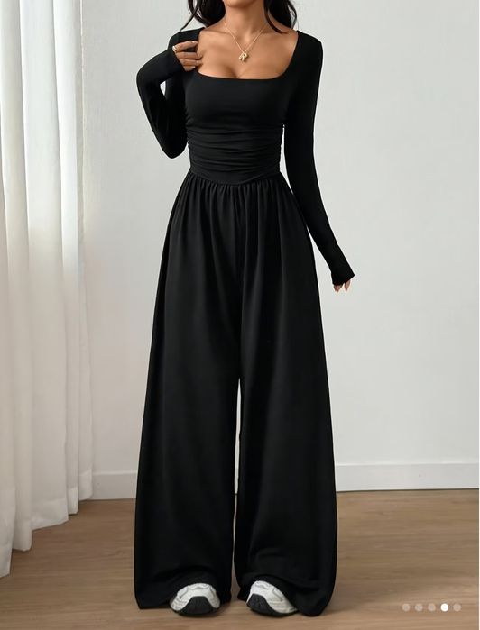 Дамски комбинезон с  дълги ръкави