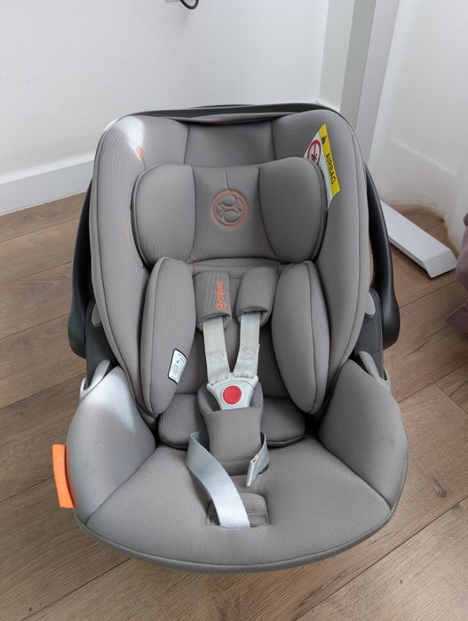 Scoica auto Cybex Gold Cloud G i-Size Confort pentru copii, 0-24 luni