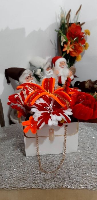 Flori din sarma plusata,lucrate e manual!