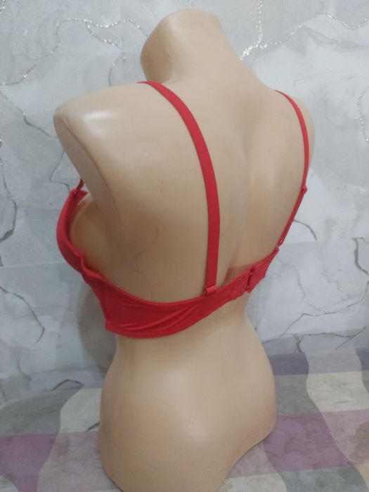 Бюстгалтера разные