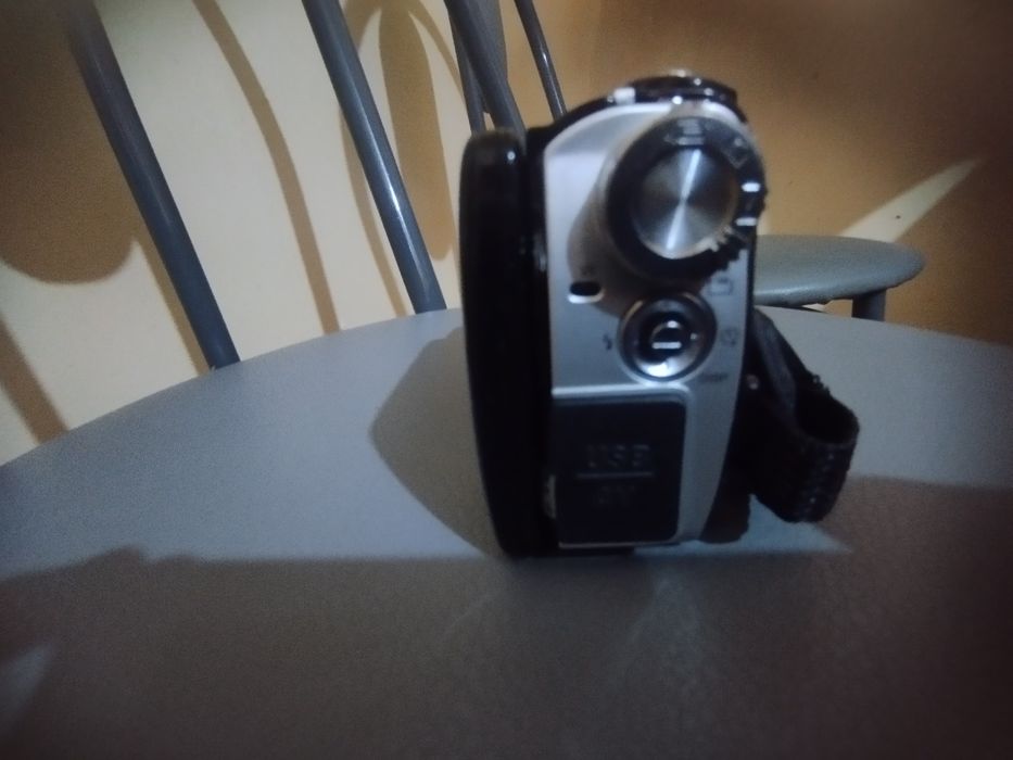 Видеокамера Sony 8X, 32 GB , 12 mp