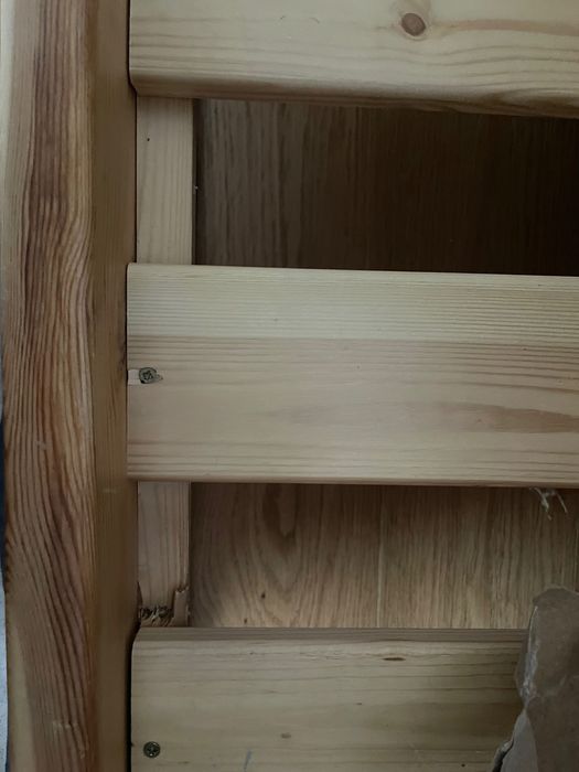 Кровать детская деревянная