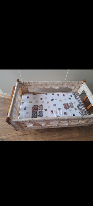 Манеж с люлькой.