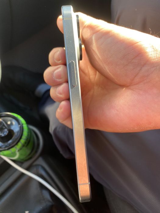 iPhone 15 pro идеальном состояние