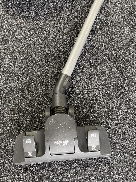 Прахосмукачка Philips Performer Active