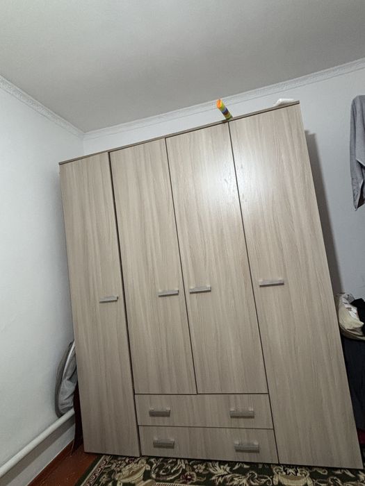 Срочно продам шкаф