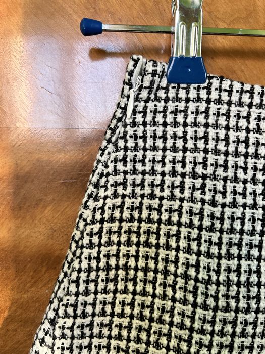 Pantaloni tip fusta mini