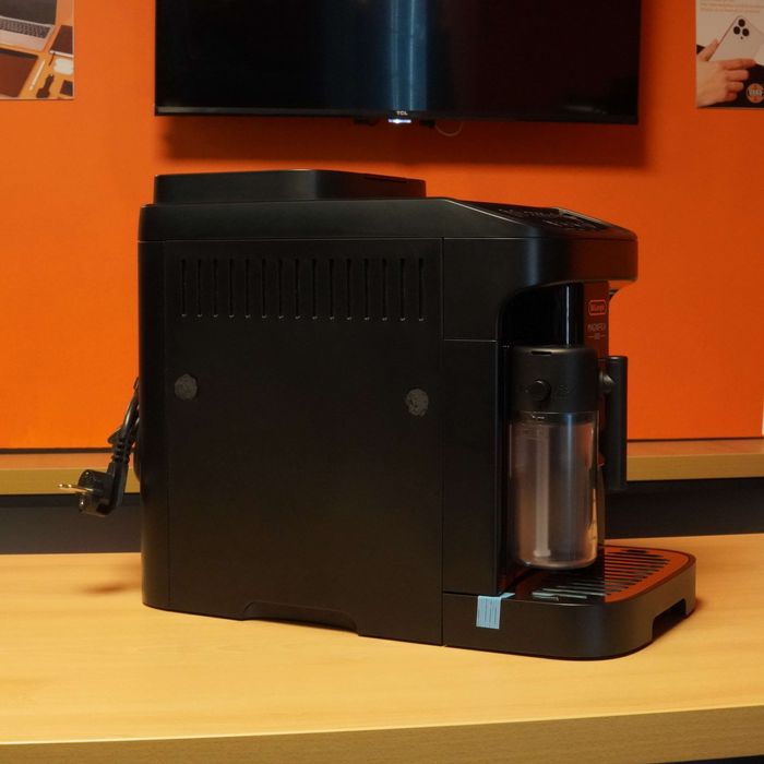 Espressor Automat De’Longhi Magnifica Evo ECAM290.61.B 1450W 15 Bar, Display Touch Espresso Cappuccino, Spumare Lapte 1.8L Negru