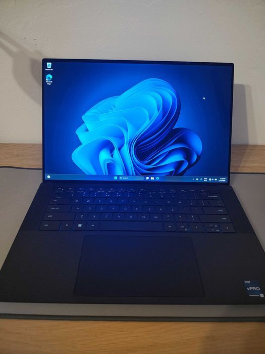 Workstation Dell Precision 5570 RTX A1000/I7-12800H/32GB RAM DDR5