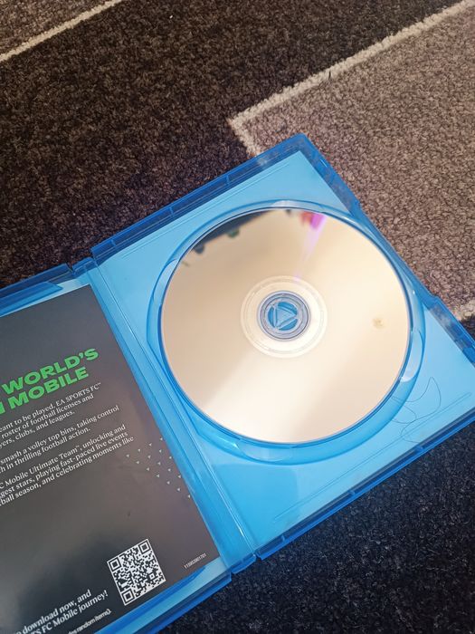 Minecraft и FC24 като нови