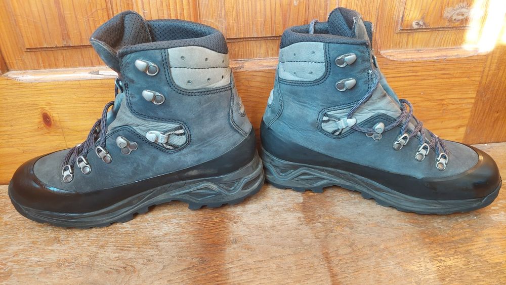 Bocanci Lowa mărimea 39.5