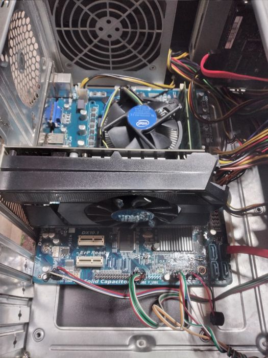 Core i5 3450, GTX650, HDD 500gb.