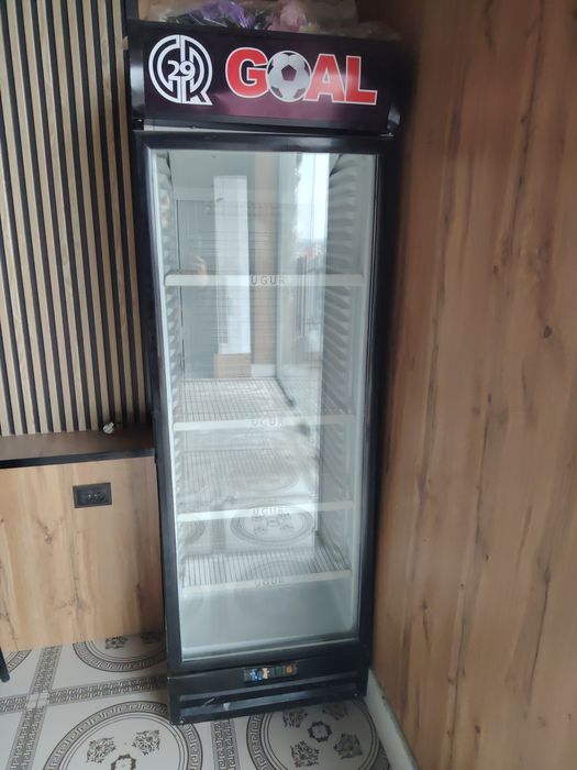 Витрина холодильник