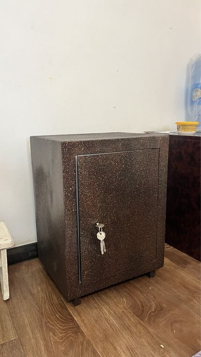 Сейф новыйдан жасалған