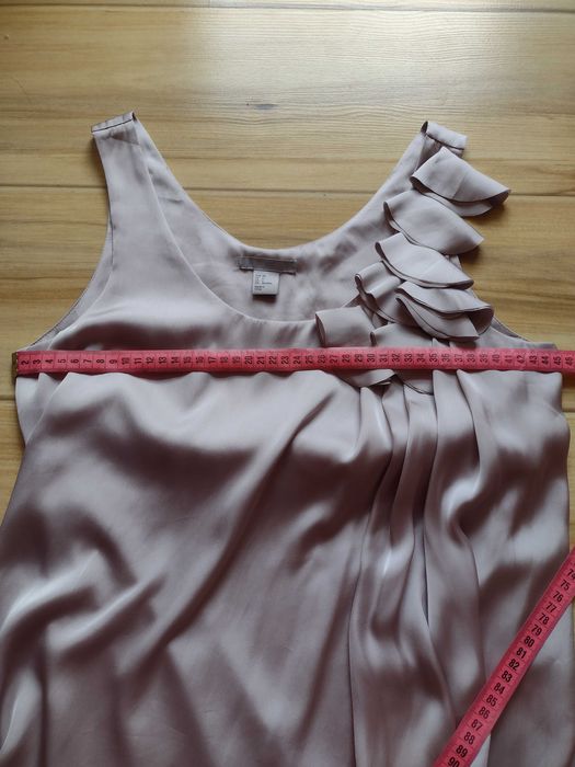 Сатенена рокля на НМ