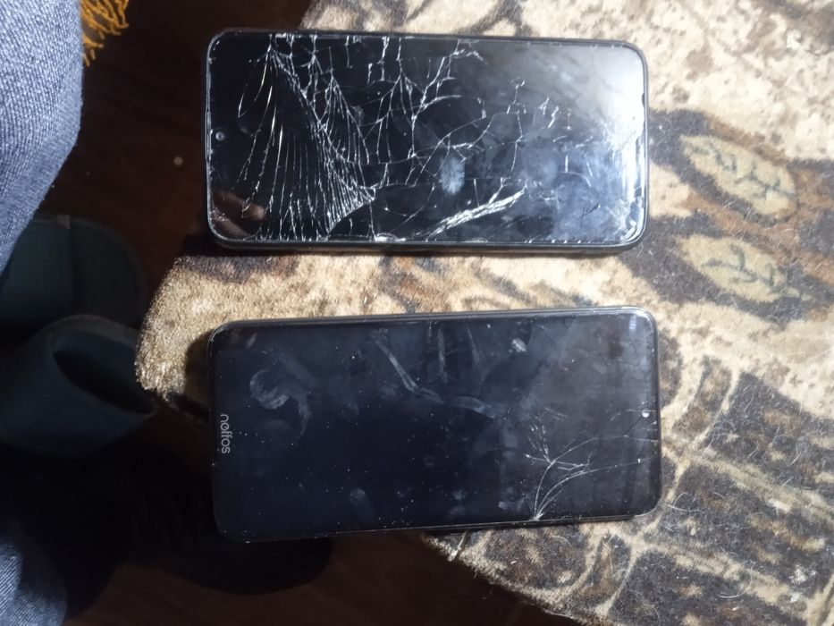 Продам телефоны на запчасти