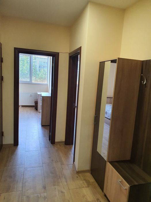 Дава се под наем Тристаен апартамент в Плевен, Идеален център - 70 кв.м за 408 € - Снимка #2