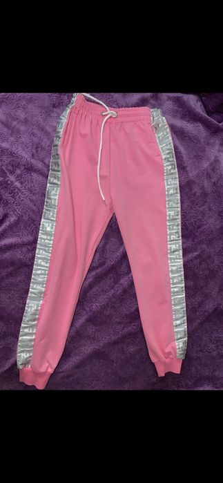 Продам костюм спортивный