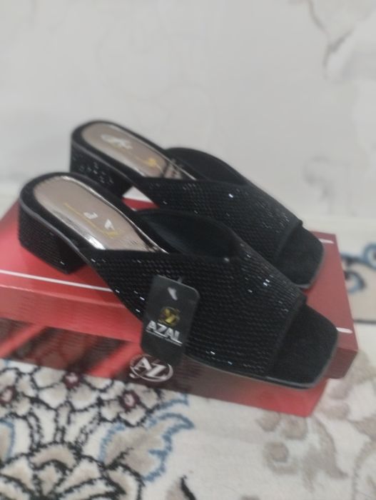 Qora Zamshli Yozgi Shlepka