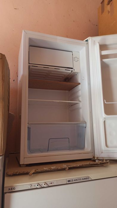 Хладилници под барови