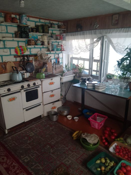 Продам    полдома  .