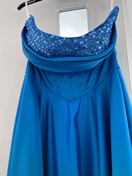 Страхотна официална рокля