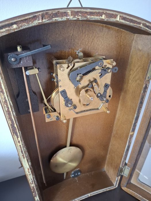 Ceas de perete cu pendul Perfecta (Urgos)