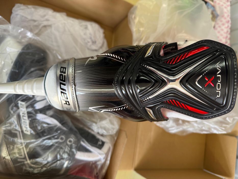 Продам коньки bauer