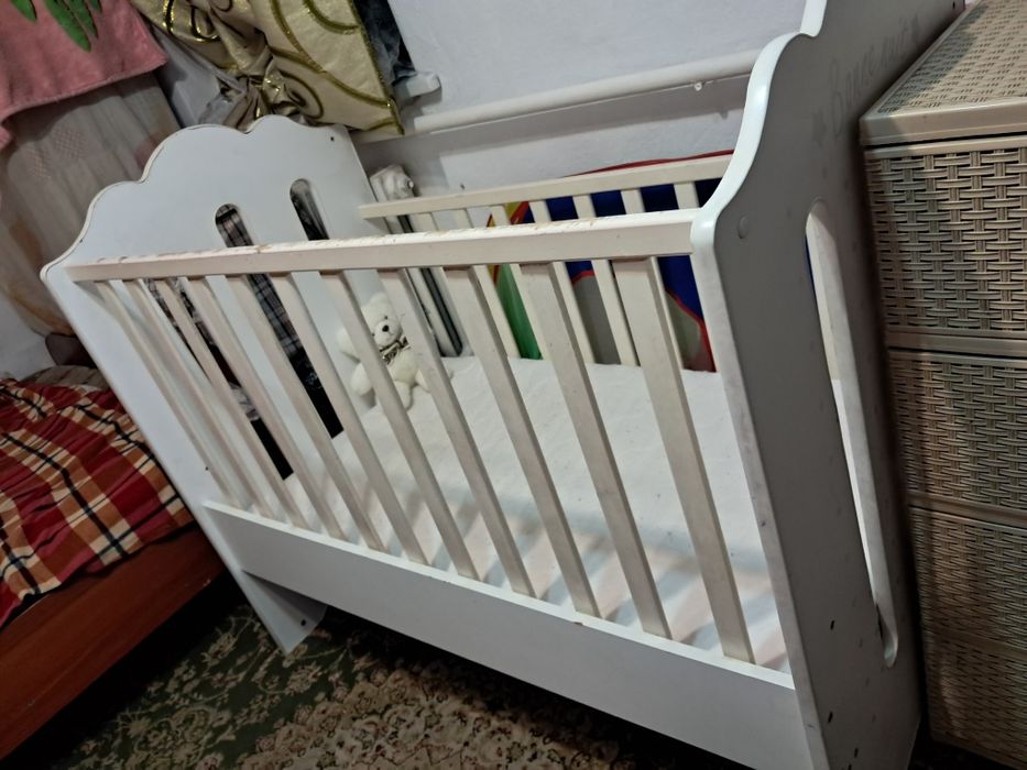 Продам бу манеж с матрасам