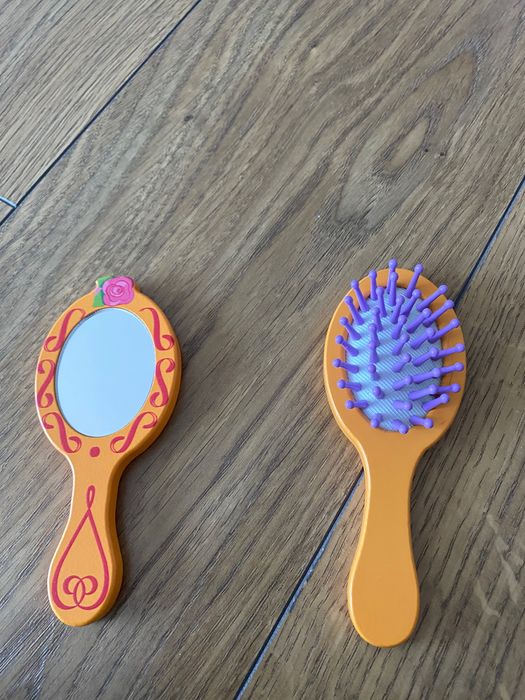 Детски куфар с бижута и други аксесоари