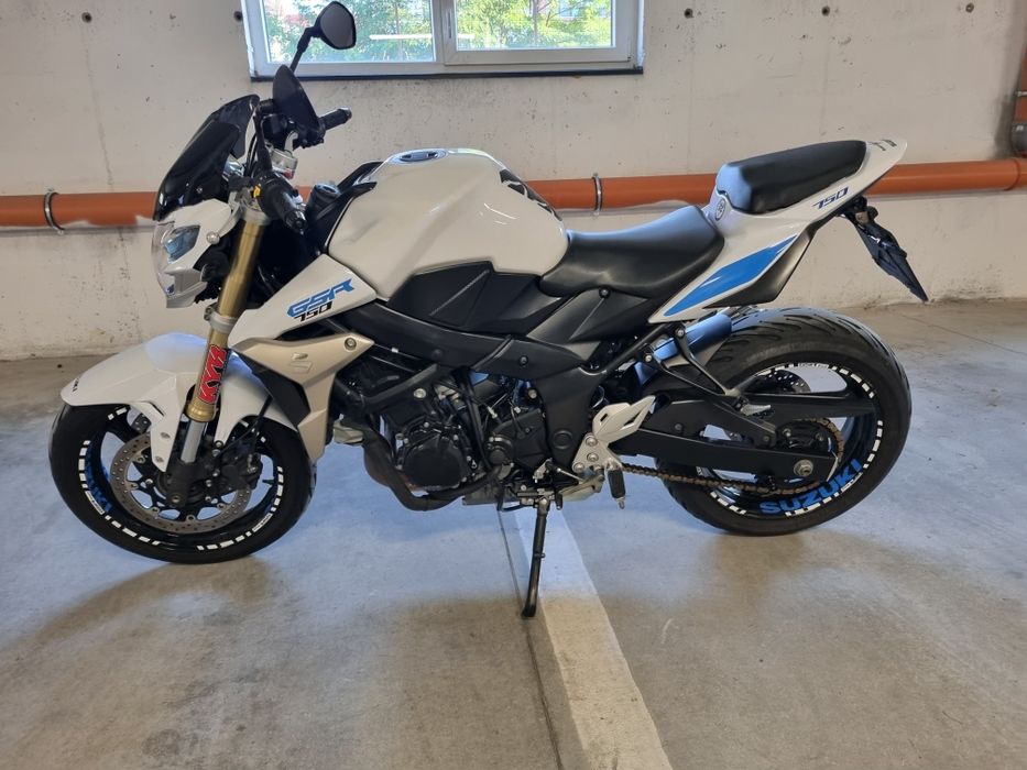 Motocicleta Suzuki GSR 750 ABS ( R1 R6 cbr rr 600 zx6r )