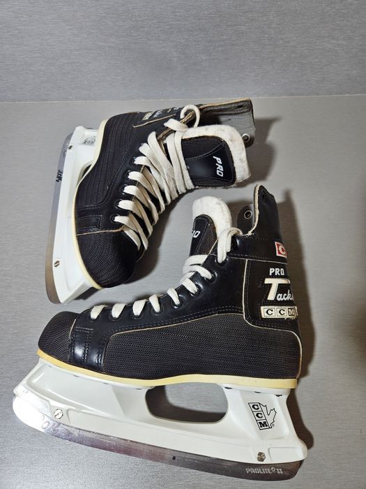 Patine hochei  hockey 3014 CCM, marime 39, lungime interioara 25cm