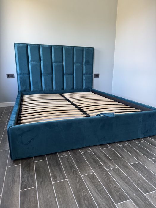 Paturi matrimoniale la comanda