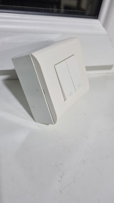 Реверсивный вклюяатель LEGRAND