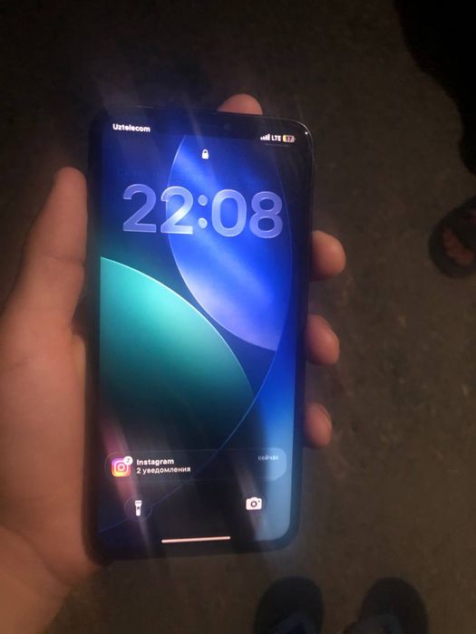 Iphone 11 pro max xolati yaxshi