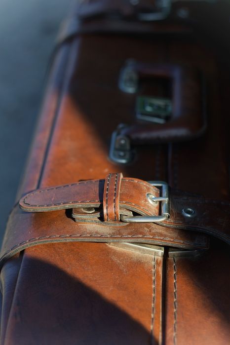 Кожаный, советский чемодан