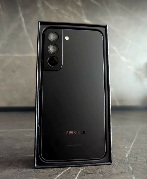 SAMSUNG S22.  256/8GB+8GB Ram Plus.