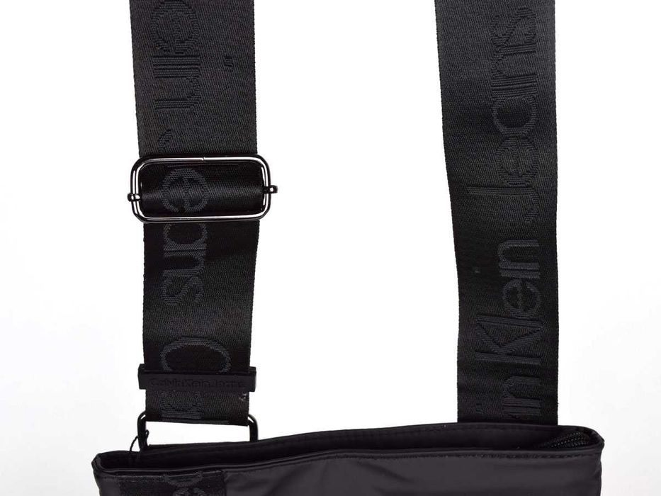 Чантичка Calvin Klein 0812