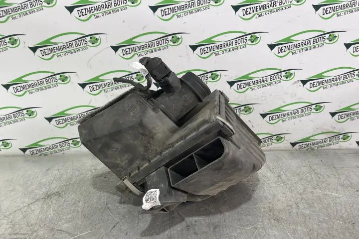 Carcasa filtru aer 8D0129607G / 8D0 129 607 G Volkswagen VW Passat