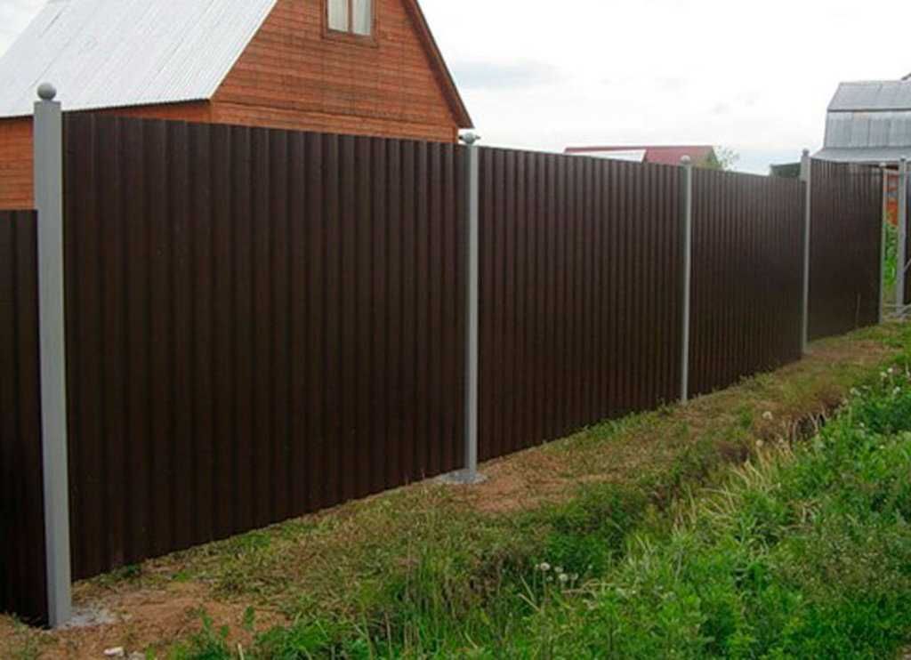 Металлический забор профнастила фото Металлический забор профнастила фото
