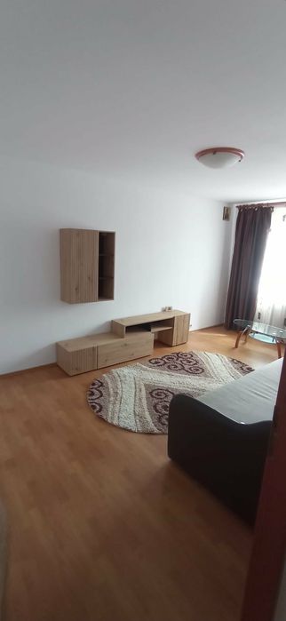 Închiriez apartament 2 camere decomandat