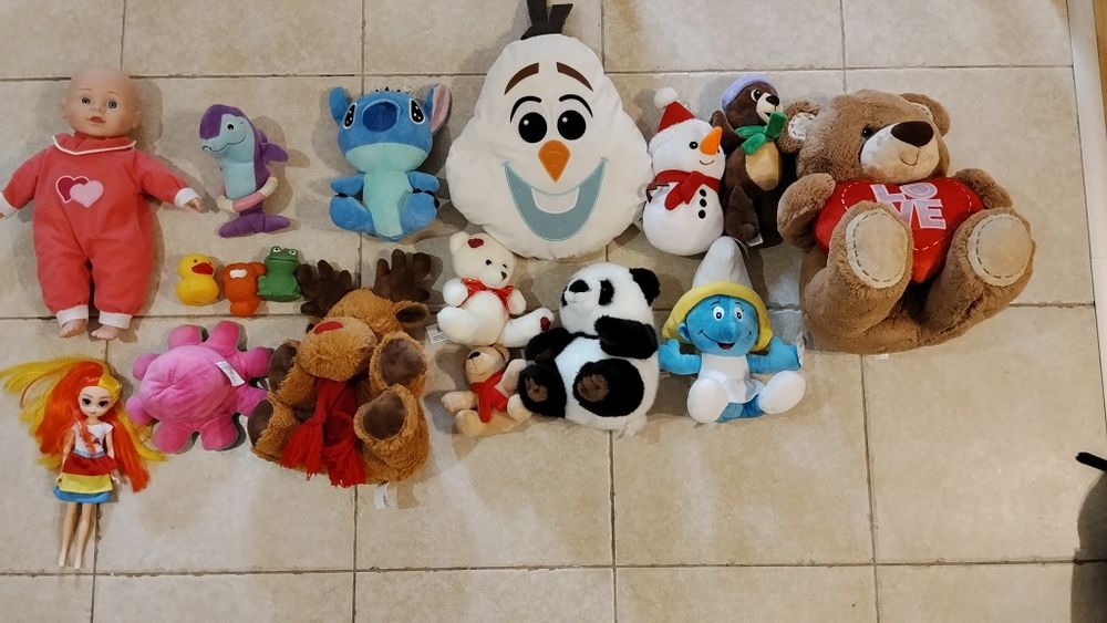 Играчки всички заедно