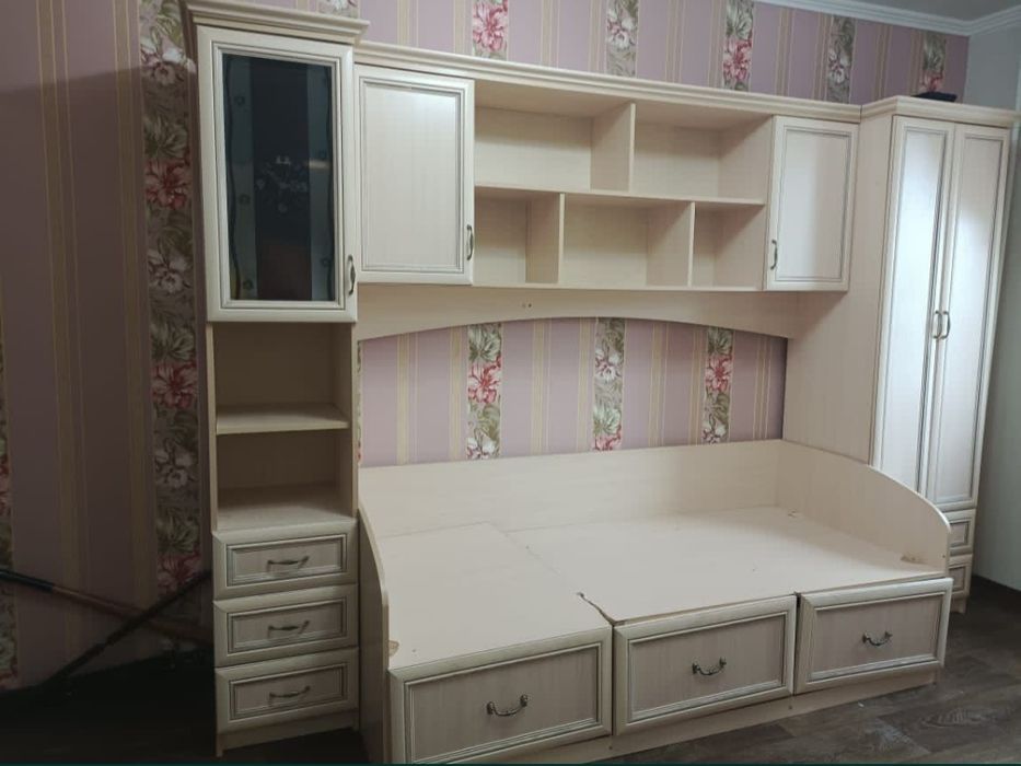 Спальный детский гарнитур