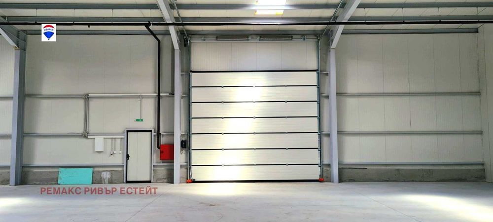 Дава се под наем Склад в Русе, Промишлена зона - Изток - 360 кв.м за 1550 € - Снимка #2