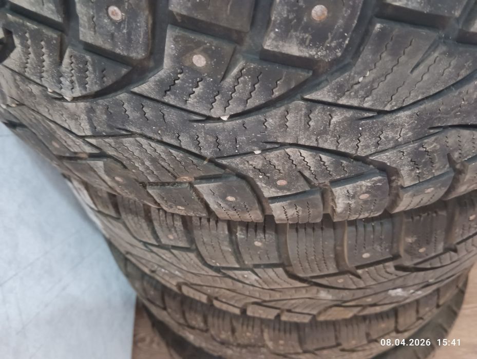 Шины 215/60/16 в отличном состоянии