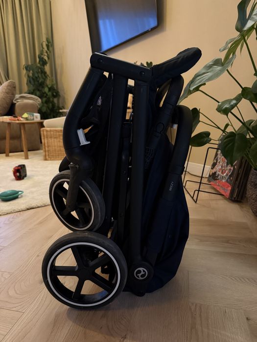 Vand carucior Cybex Gold Beezy dark blue.