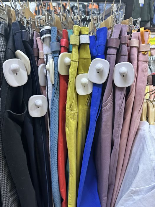 Продам летние брюки и джинсы