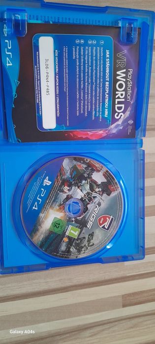 Vând ochelari vr PlayStation cu 2 jocuri Astro Bot+Rigs
