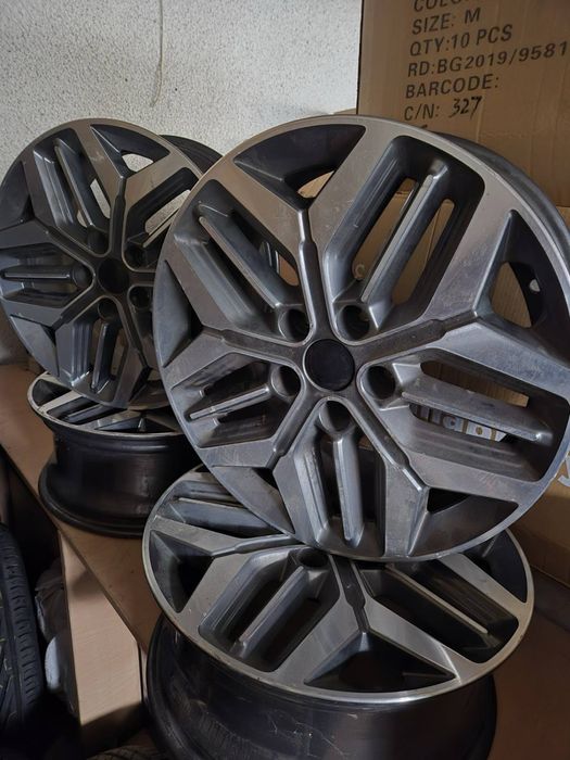 Джанти 17 5х114, 3 ЕТ 50, 7J от Киа Хибрид.